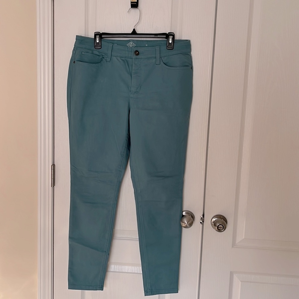 St. John’s Bay Skinny Leg size 12 pants - Picture 2 of 3